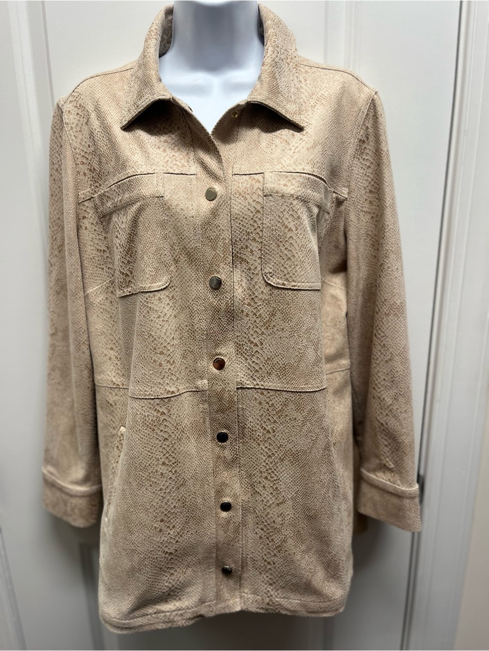 Chico's Beige Snakeskin Faux Leather Shacket - Size 2 (US 12/14)